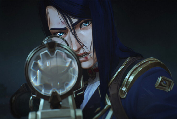 Cena da segunda temporada de Arcane. Caitlyn, de frente para a tela, mira seu rifle na nossa direção. Caitlyn é uma mulher asiática de cabelos longos e azuis, usando um uniforme policial azul escuro com detalhes dourados e um colar vermelho por cima da camisa branca que usa por baixo. Há um corte em seu lábio inferior e seus cabelos estão bagunçados. A mira de sua arma se assemelha a uma engrenagem.