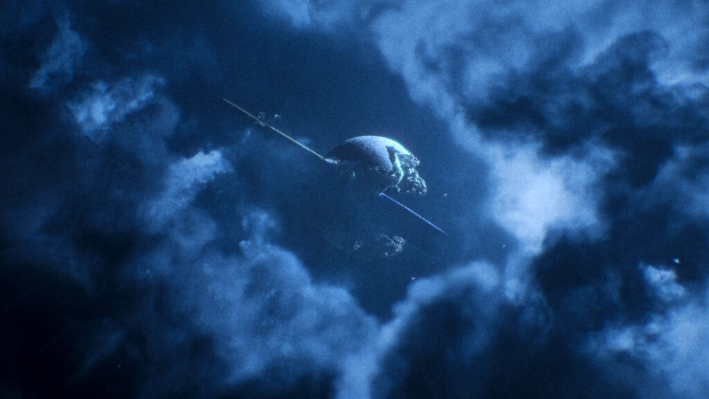 Cena do trailer de lançamento de Marathon. Um céu noturno coberto por nuvens e, entre elas, a silhueta da nave espacial UESC Marathon, construída sobre a carcaça da lua marciana de Deimos. A nave em si tem a forma de um monólito retangular, atravessando perpendicularmente o formato esférico e rachado da lua.